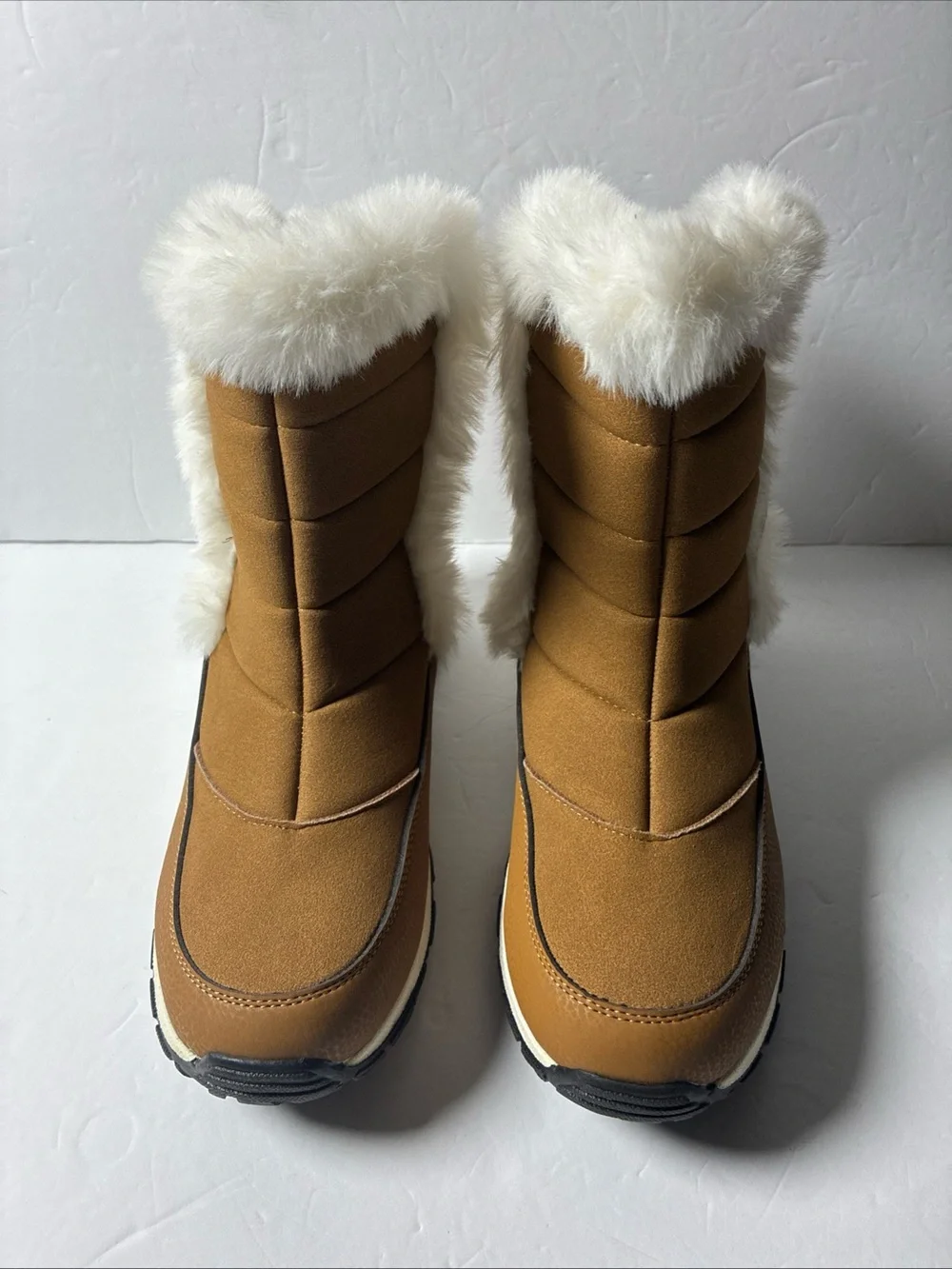 Lands' End Women's Tan Winter Boots with White Faux-Fur Collar